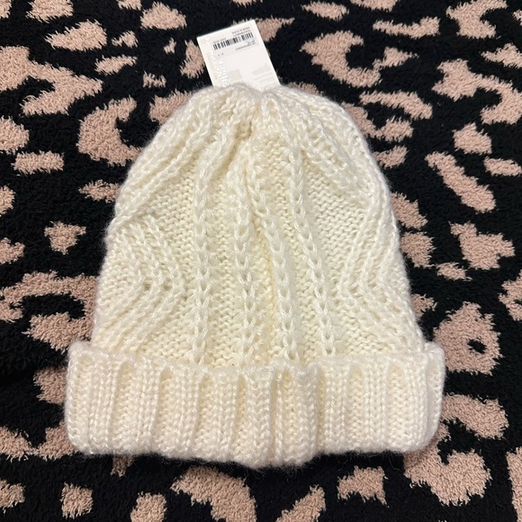 Forever 21 Accessories - Forever 21 Beanie